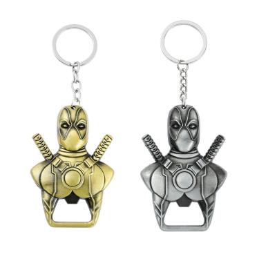 Imagem de Chaveiro Deadpool com design de desenho animado com abridor de garrafas