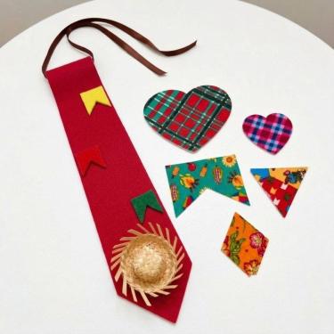 Imagem de Kit Festa Junina Gravata Caipira + 5 Retalhos Autocolantes para Customizar Roupa