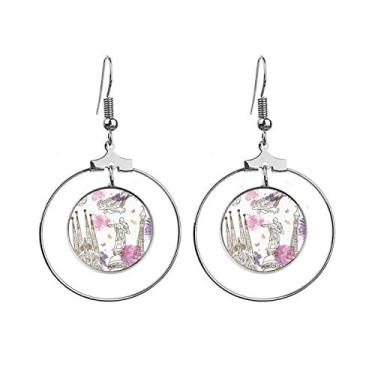 Imagem de Estátua de futebol da Catedral de Barcelona, Espanha, brincos pendentes de argola e círculo de gota