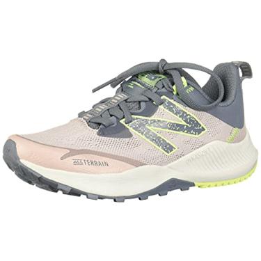 Imagem de New Balance Tênis de corrida feminino Dynasoft Nitrel V4 Trail, Lenhadeira/Cinza oceano/Brilho de limão descolorido, 7