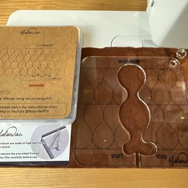 Imagem de Halandar Modelo acolchoado Free Motion Série de acrílico com instruções para máquina de costura doméstica