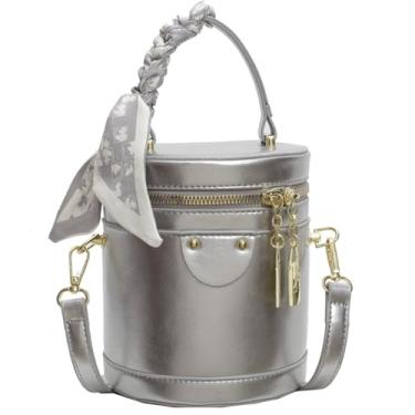 Imagem de SYHTBYOH Mini bolsa tiracolo feminina de couro vegano, pequena de ombro redondo, alça redonda, bolsa de mão, C - prateado, 5.5 inches x 4.7 inches x 6.3 inches, Bolsa transversal cilíndrica