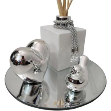 Imagem de Kit Decorativo com Difusor de Ambiente, Aromatizador, Enfeites para Sala, Organizadores com Bandeja Espelhada – Decoração Sofisticada e Elegante para Casa (Branco e Prata)