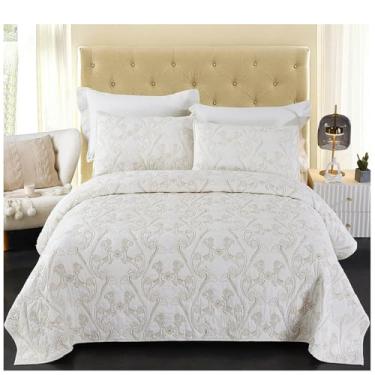 Imagem de Conjunto de 3 peças para cama queen size, com colcha acolchoada bordada em dourado, fronhas xadrez, cobertor e manta. Cor: dourado.
