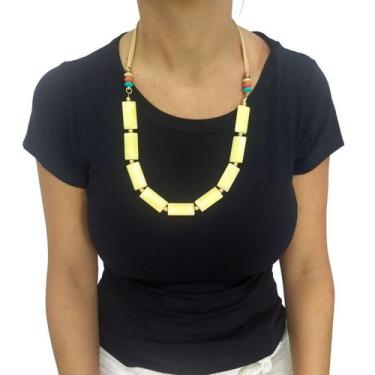 Imagem de Colar Feminino Bijuteria em Courinho com Pedra em Resina Quadrada Core