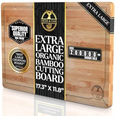 Imagem de Deer & Oak Tábua de corte de madeira grande – Tábua de corte de bambu de 45 x 35 x 2 cm para esculpir carnes e vegetais – pré oleada, tratada, de madeira premium – Tábua de cortar de bambu