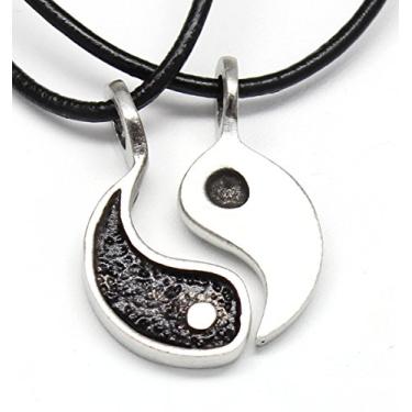 Imagem de Trilogy Jewelry Colar de couro com pingente de meditação de equilíbrio do taoísmo chinês Yin Yang de estanho de 2 peças