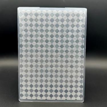 Imagem de Modelo de pasta em relevo de plástico 3D textura padrão quadriculado clássico 12 x 18 cm para fazer cartões, faça você mesmo, scrapbooking, papel, artesanato, artesanato, scrapbook, artes, decoração