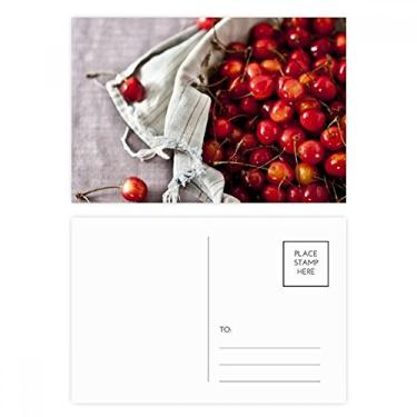Imagem de Cartão postal com foto de cereja, frutas vermelhas, temperadas, cartão de felicitações de aniversário