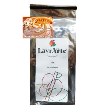 Imagem de Café Especial Caramelo Salgado LavrArte 100% Arábica – Fazenda Santana, Carmo de Minas – 87 Pontos SCA, Notas de Frutas Amarelas – Grãos Torrados (1, 1kg)