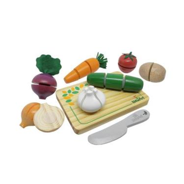 Imagem de Kit de 7 Legumes de Madeira com corte, faquinha e tábua, da NewArt - B