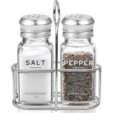 Imagem de Conjunto de saleiro e pimenteiro de vidro com suporte da Brighter Barns - Decoração de cozinha moderna, acessório de bancada de mesa de jantar - Lindo conjunto de sal e pimenta com suporte para