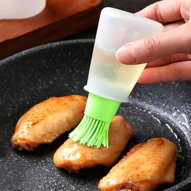 Imagem de Escova de cozinha para churrasco, dispensador de óleo de espremer com escova integrada para grelhar, cozinhar e usar na cozinha