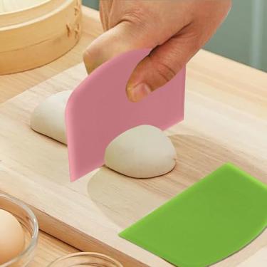 Imagem de 2 peças de raspador de massa de plástico flexível, ferramentas antiderrapantes de escultura e modelagem (rosa e verde)