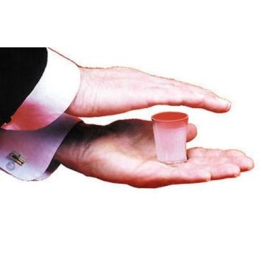 Imagem de Vidro e líquido que desaparecem da Royal Magic – um truque de mágica para fazer a reputação!