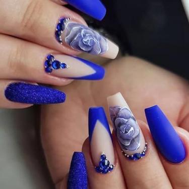 Imagem de Rilafuvu Unhas postiças médias de ponta francesa com desenhos de flores, unhas de acrílico, caixão azul, cola nas unhas, strass, glitter, pressão nas unhas, para mulheres e meninas, 24 peças