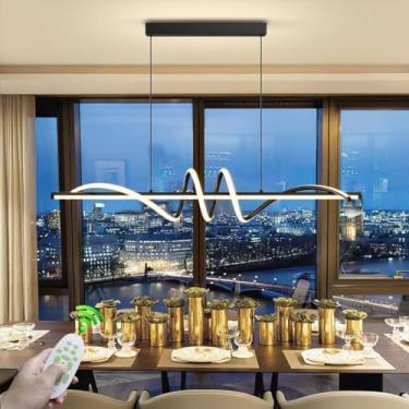 Imagem de Lustre moderno de LED para restaurante, luminária pendente dimerizável de 3000K a 6500K com controle remoto, estrutura espiral em alumínio preto, 50W, altura ajustável, ideal para hotéis, co