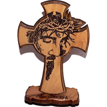 Imagem de Holy Land Market Cruz de madeira de oliveira em camadas Agony of Our Lord on the Cross esculpida a laser - em pé (12 cm ou 12,7 cm) pequeno/certificado