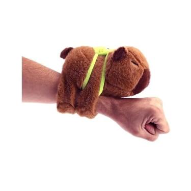 Imagem de Pulseira de Pelúcia Capivara Bracelete Infantil, Bichinho de Pulso Ajustável, Brinquedo e Divertido para Crianças, Lembrancinha de Festa e Presente Econômico