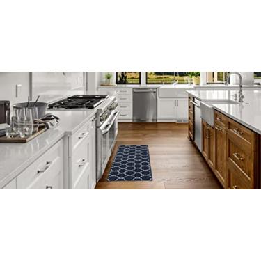 Imagem de Jean Pierre – Tapete tufado – Tapete de borda Yohan Treliça – Decoração de casa moderna – Tapete lavável – Tapete de destaque para entrada e corredor – Mede 66 cm x 114 cm – Azul marinho e branco