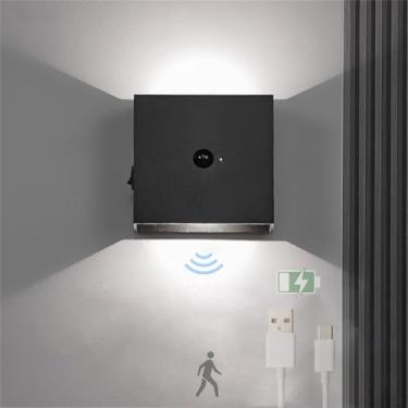 Imagem de Luminária de parede LED para quarto com sensor de movimento, arandelas de parede internas, luz de parede sem fio operada por bateria, preta, recarregável por USB, iluminação interna de pared