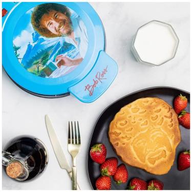 Imagem de Máquina de Waffle, Tema Bob Ross com Revestimento Antiaderente, 110V 900W, Uncanny Brands, Azul