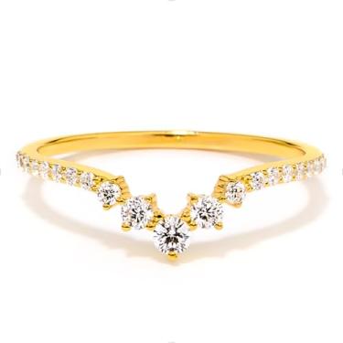 Imagem de STORYJEWELLERY Anéis finos de zircônia cúbica para mulheres, realçador de anel Wishbone, anel Chevron em forma de V, alianças de casamento curvas para mulheres, anéis banhados a ouro 18K, presentes