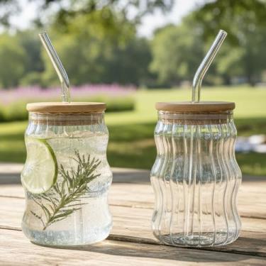 Imagem de LORESJOY Copo de vidro canelado 2 peças, tampa e canudo, vidro vintage de 500 ml com design em forma de onda para café gelado, suco, leite, coquetéis, água, bebidas frias e mais