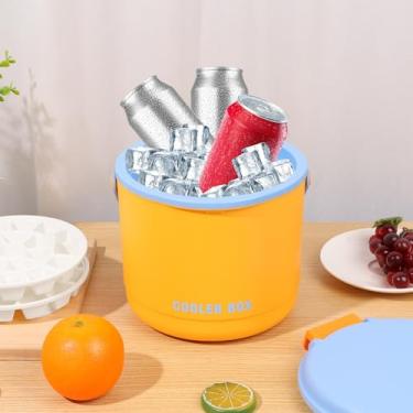 Imagem de DJAPWPX Balde de gelo isolado de 2,6 L com tampa e colher – refrigerador portátil para bebidas, piquenique ao ar livre, acampamento e festas – Recipiente para freezer PP à prova de vazamento para