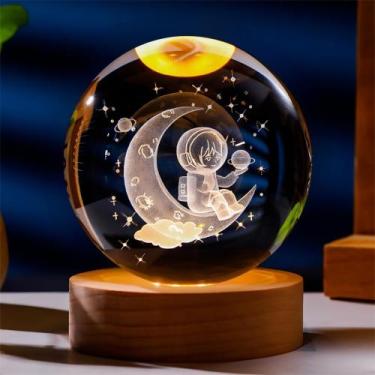 Imagem de Luminária de Mesa LED Bola de Cristal 3D com Base de Madeira Design As