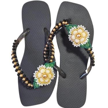 Imagem de Chinelos Personalizados Com Pérolas Típico Clima Tropical Havaiano Os Chinelos BDC foram desenvolvidos com solado macio e flexível confeccionado em 100% borracha SBR preto