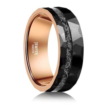 Imagem de JEWPER Anéis de tungstênio para homens e mulheres 8 mm preto moda compromisso aliança de casamento martelado sulco meteorito orbo carboneto chanfrado borda polida ajuste confortável, 8.5, Tungstênio