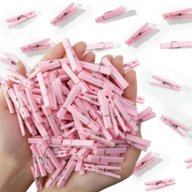 Imagem de 100 mini alfinetes de roupas para chá de bebê, meninas, 3 cm, prendedor de roupa pequeno de plástico rosa, revelação de gênero, lembrancinhas de festa (rosa)