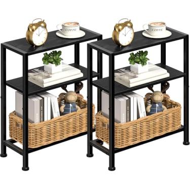 Imagem de Conjunto de 2 mesas laterais estreitas para espaços pequenos, mesa de canto pequena de 2 camadas com suporte de prateleira, mesa de cabeceira fina, mesa de sofá de lanche skinny na sala de estar,