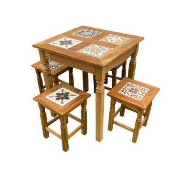 Imagem de Mesa em Madeira de Demolição com 4 Banquinhos de Ladrilho Hidráulico -