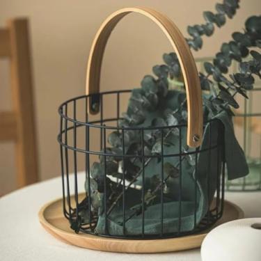 Imagem de Fruteira Aramada Redonda Preta com Alças de Bambu – Cesto Organizador Multiuso em Metal para Frutas, Legumes e Decoração | Design Moderno e Envio Imediato!