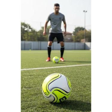 Imagem de Bola Society 8 Gomos: Jogue na Chuva e Faça Golaços! - Congratulations