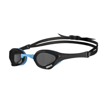 Imagem de arena Óculos De Natação Cobra Ultra Swipe Racing Para Homens E Mulheres, Lentes Sem Espelho, Antiembaçamento, Proteção Uv, Fumaça Escura/Preto/Azul