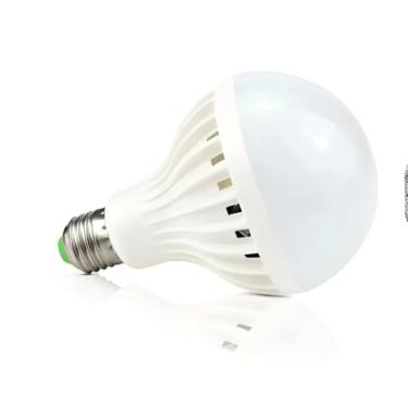 Imagem de Lâmpada LED 9W, Luz Branca, Bivolt 110V/220V, Base E27, 12x7cm, Plástico e Metal