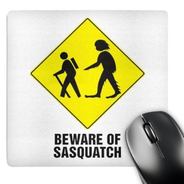 Imagem de 3dRose Mouse pad 20,3 x 20,3 x 0,63 cm, placa de aviso divertida Beware of Sasquatch Big Foot (mp_102578_1)