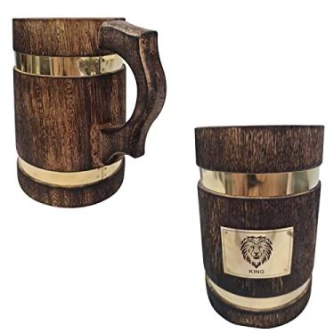 Imagem de Caneca de cerveja de madeira rústica com logotipo do Rei Leão com logotipo do Rei Leão em latão feito à mão Tanque de cerveja de madeira para padrinhos de casamento