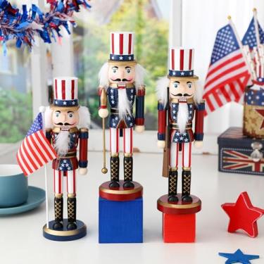 Imagem de Briwooody 3 peças estatuetas patrióticas quebra-nozes soldado quebra-nozes americano de madeira de 25,4 cm com bandeira de bengala, ornamentos de mesa vermelhos, brancos e azuis para presentes de
