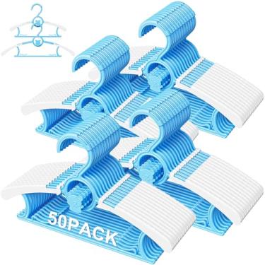 Imagem de Eunhdet Pacote com 50 cabides infantis para armário de berçário, cabides ajustáveis antiderrapantes para bebês com fivela à prova de vento, cabides de plástico para bebês de 28 a 35 cm, para meninos