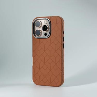 Imagem de YOGISU Capa de couro sintético com elementos geométricos para iPhone 16 Pro Max, carregamento sem fio, lente de liga, capa rígida (para iPhone 16 Pro Max/marrom escuro)