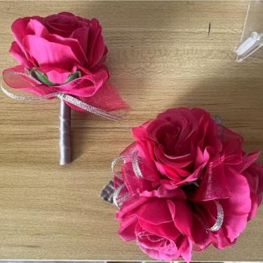 Imagem de JHCYULUO Conjunto de lapela masculino rosa choque e corpete de pulso rosa para casamento, flores artificiais, baile de formatura, corpete