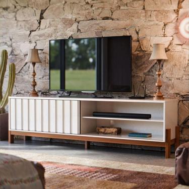 Imagem de Rack Para De 65 Polegadas Com Porta Ripada De Correr New Aurora Estante E Prateleira Pérola