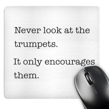 Imagem de 3dRose Mouse pad de 20 x 20 x 0,63 cm, nunca olhe para as trompetes que só os incentiva (mp_123101_1)
