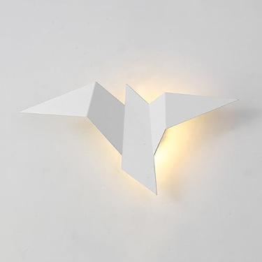 Imagem de Arandela de parede LED em metal com formato de pássaro origami, 2W, iluminação decorativa para interiores, ideal para corredores, salas de estar e paredes de fundo.