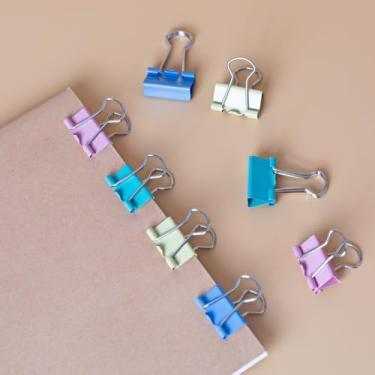 Imagem de 50 peças de clipes de fichário coloridos, clipes de fichário de papel antiderrapantes, grampos de metal para documentos de escritório para arquivos, notas de papel, materiais de escritório (19 mm)