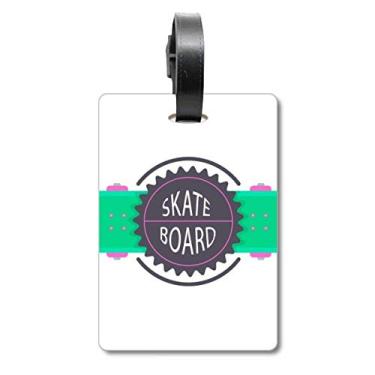 Imagem de Skate esportivo com desenho Mottos em aquarela, bolsa com etiqueta para cartão de bagagem